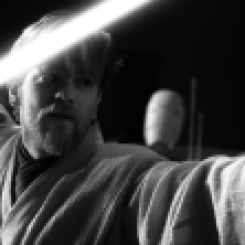 Obi-Wan Kenobi wielding his lightsaber against General Grievous (Star Wars)